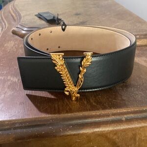 Beautiful Versace belt never worn brand new